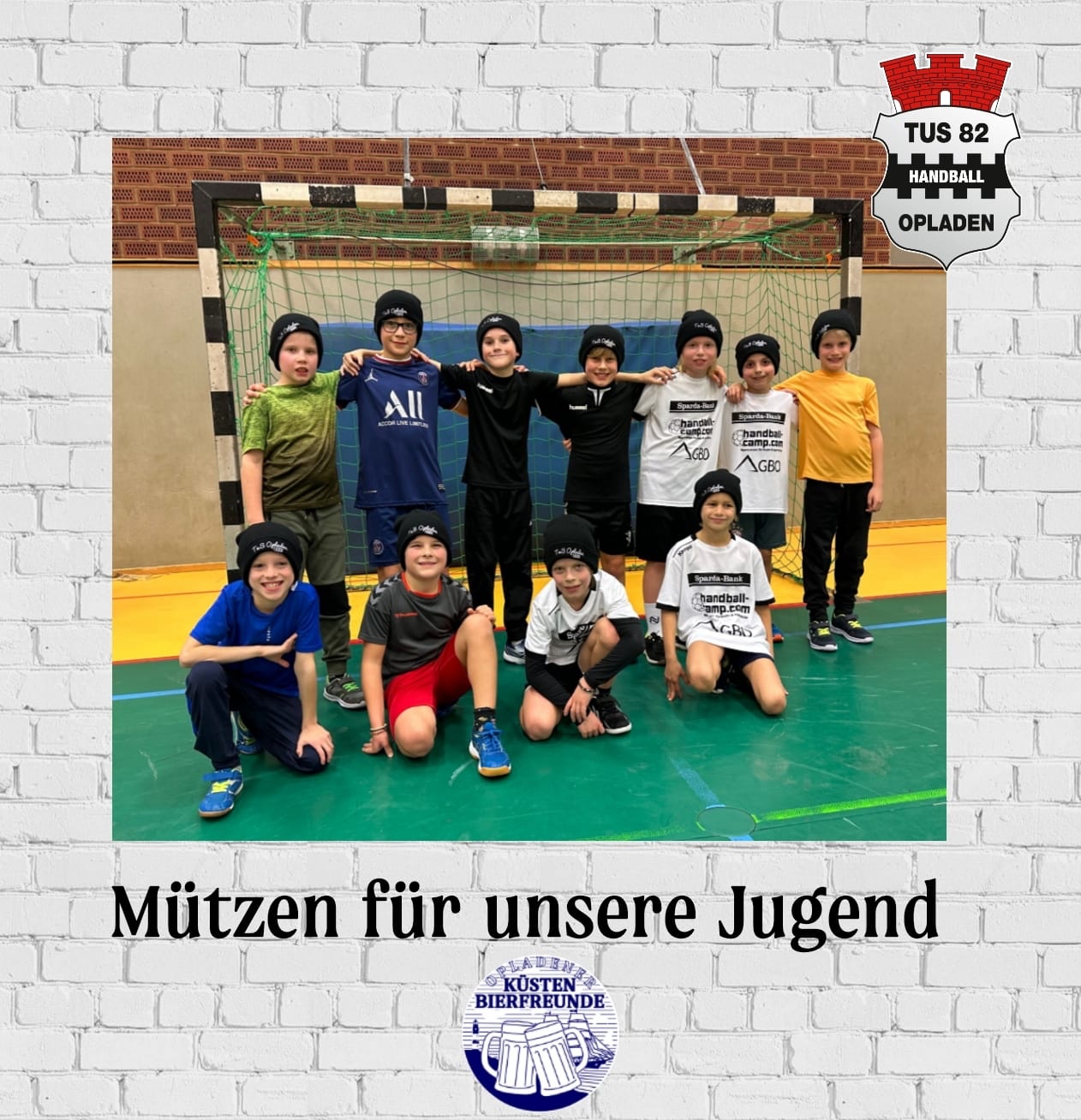 TuS82-Mützen für die Handballjugend